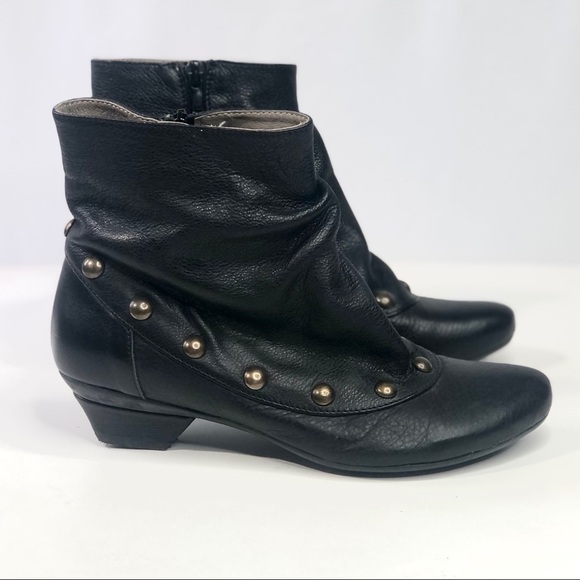 Eric Michael slouchy booties black w/ brass studs - Picture 2 of 11